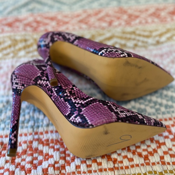 Liliana Purple Snake Skin Pumps size 7 - Picture 6 of 7